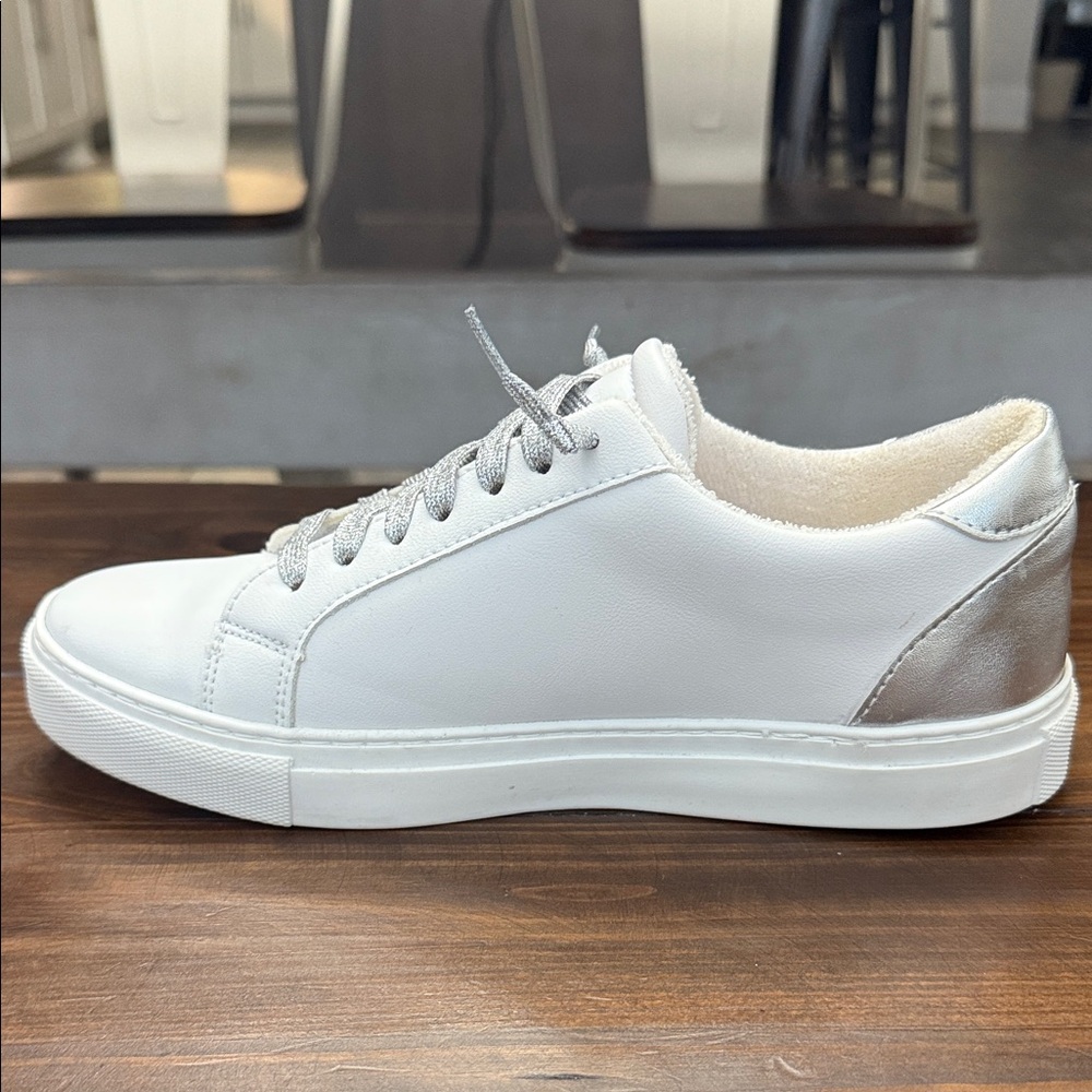 Steve Madden White and Silver Sneakers Size 9.5 Shoes - Picture 8 of 16